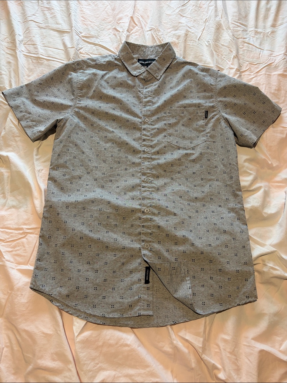 Short-Sleeve Casual Button-Down Shirt in Light Gray